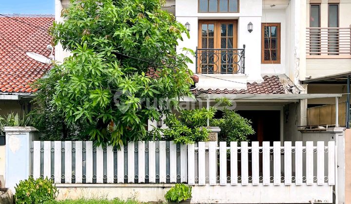 Rumah Minimalis Dalam Kompleks Elit Dekat Mall Pondok Indah