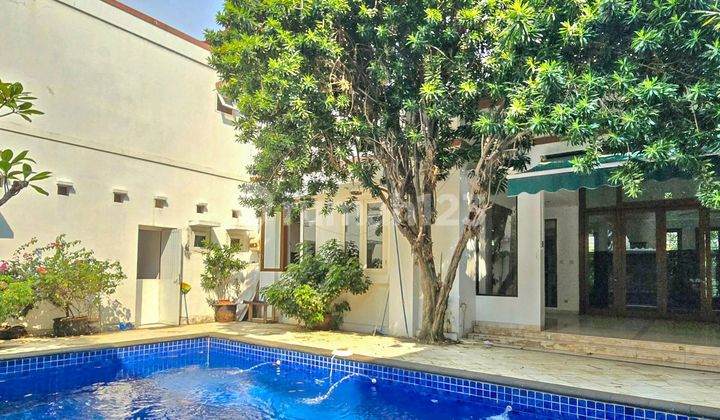 Rumah Siap Huni Halaman Luas Private Pool Di Cipete