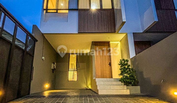 Bangunan Baru Konsep Modern Siap Huni Strategis Pejaten