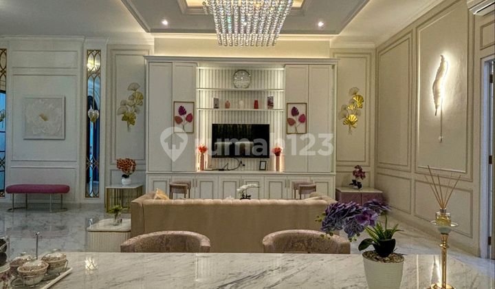 Bangunan Baru Deasign Klasik Pondok Indah Jalan Lebar