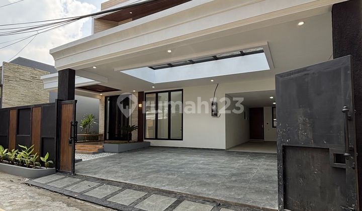 Rumah Baru Dalam Komplek Dan Ada Private Security Radio Dalam Area