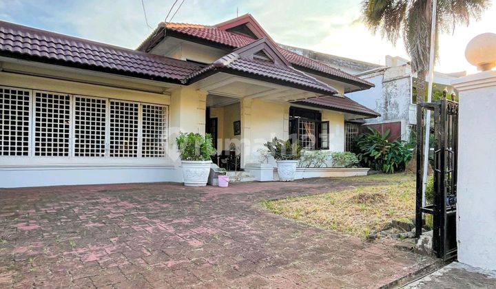 Rumah Lama Terawat Area Strategis Menteng Jakarta Pusat