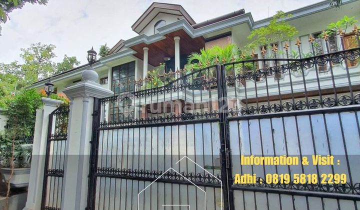Rumah Mewah Halaman Luas Posisi Hook Kebayoran Baru