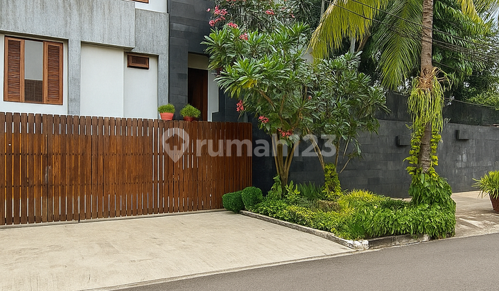 Rumah 3 Lantai Bangunan Besar Halaman Luas Dan Cantik Pondok Indah