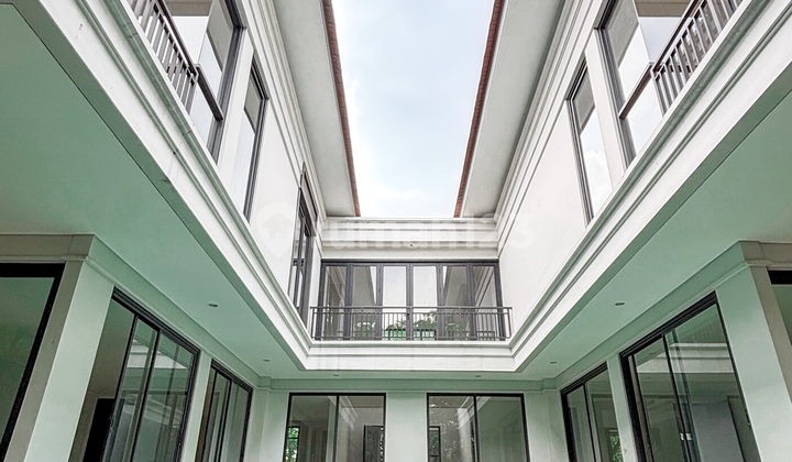 Bangunan Baru 2 Rumah Gandeng Dalam Kompleks Luas Dekat Tol Simatupang Bangunan Baru 2 Rumah Gandeng Dalam Kompleks Luas Dekat Tol Simatupang