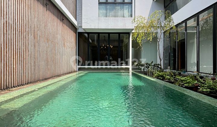 Rumah Mewah Bisa Untuk Usaha Galeri Atau Salon Jalan Lebar Kebayoran Baru