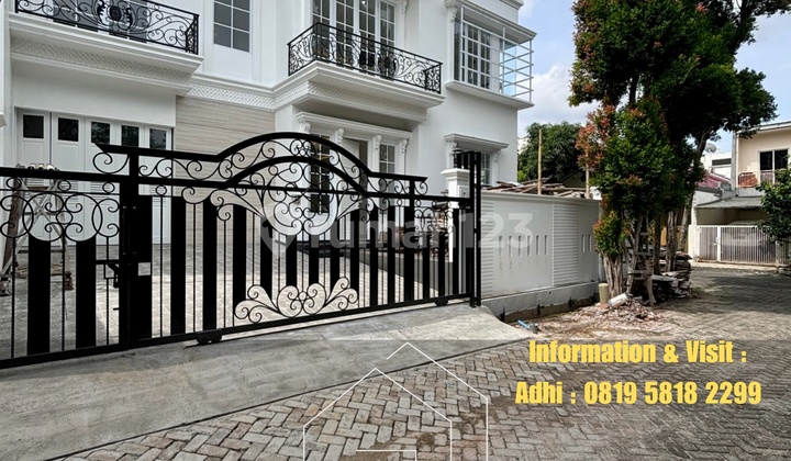 Bangunan Baru Dalam.kompleks Tamah Luas Model Klasik 2