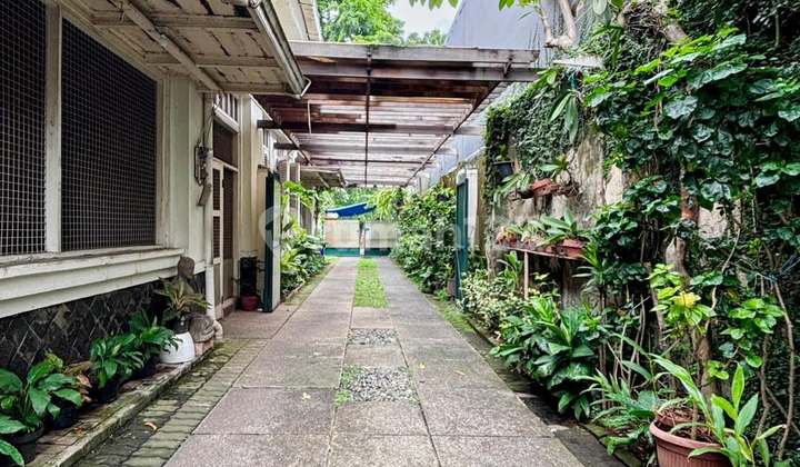 Old House Strategic Location Central Menteng City 2