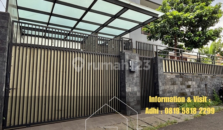 Rumah Tropis Posisi Hook Ada Kolam Renang Dekat MRT