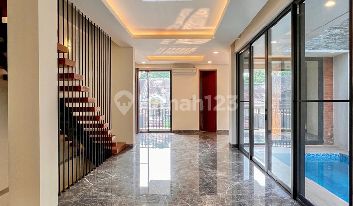 Rumah Baru 3 Lantai Design Tropis Dekat Ke Tol Cilandak 1