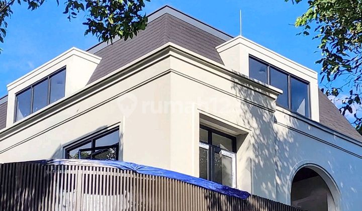 Classic Design New House With Pool Position Hook Pondok Indah