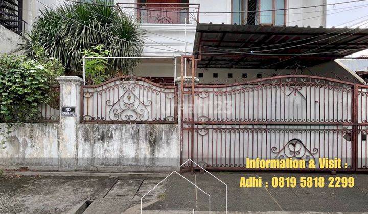 Jalan Lebar Dekat Senayan Rumah Butuh Renovasi 1