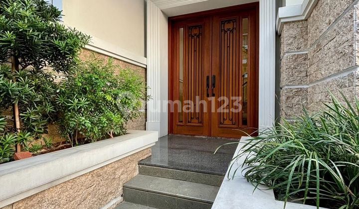 New 3-Story House in Kebayoran Baru Complex with Modern Design 2