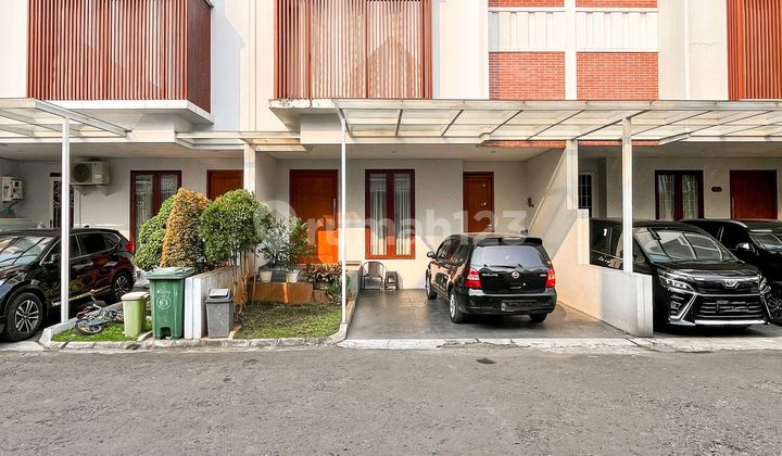 Rumah 2 Lantai Siap Huni Dalam Townhouse Pejaten