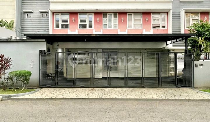 Rumah 3 Lantai Plus Rooftop Jalan Lebar Pondok Indah Rumah 3 Lantai Plus Rooftop Jalan Lebar Pondok Indah