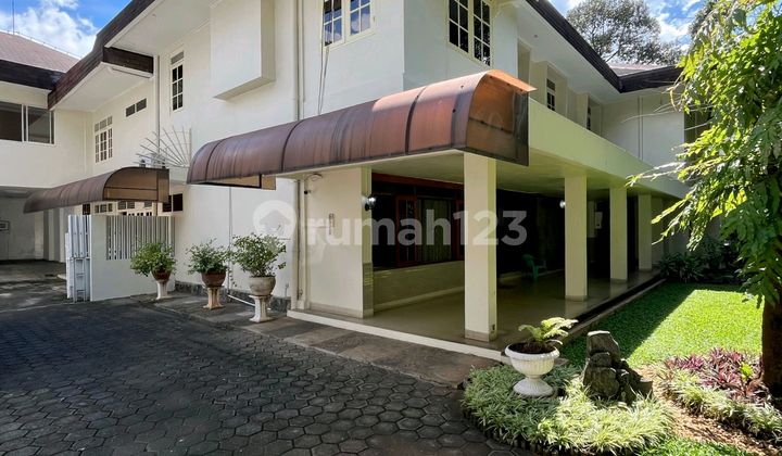 Rumah Mewah Dekat Ke Scbd Dan Senopati Halaman Luas Jalan Lebar