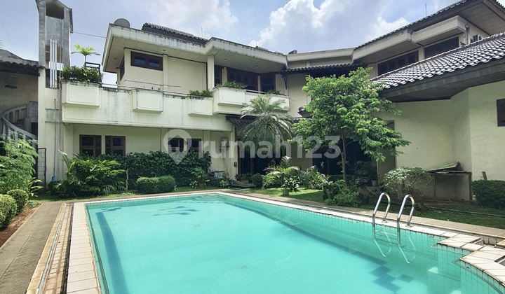 Rumah Luas di Area Premium Dekat Kawasan Bisnia Patra Kuningan