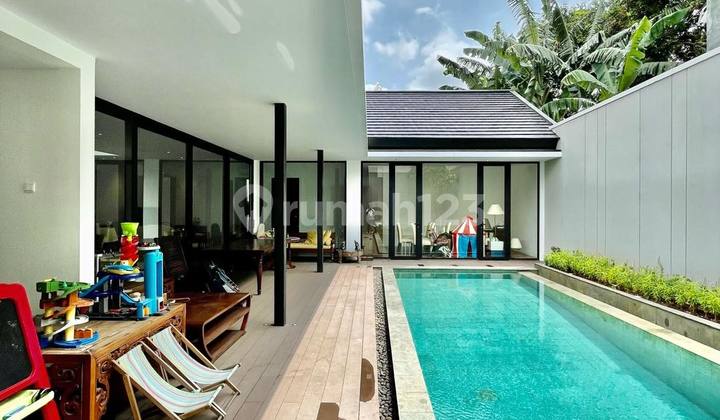 Expat Taste Single-Story House Spacious Yard Private Pool Ampera Kemang 2