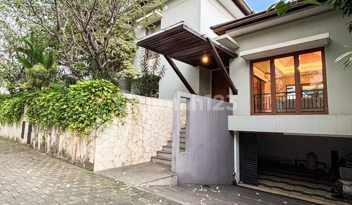 Rumah Konsep Balinese Private Pool Dalam Townhouse Kemang 2