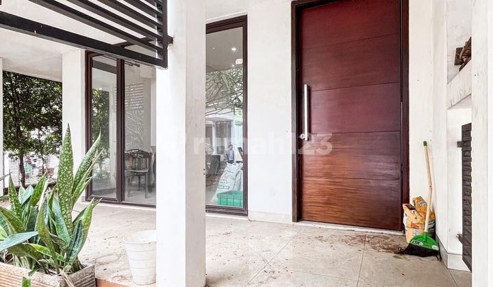 Rumah 2 Lantai Dalam Townhouse Dekat Pondok Indah di Veteran Bintaro Dekat Tol 2