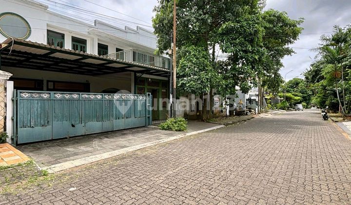 Dalam Kompleks Elit Cinere Jalan Lebar Bebas Banjir