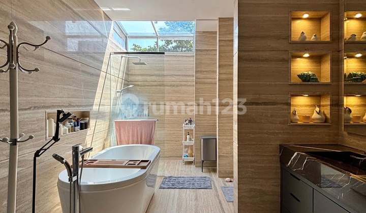 Rumah 4 Lantai Ada Pool dan Rooftop Dalam Townhouse Lebak Bulus Rumah 4 Lantai Ada Pool dan Rooftop Dalam Townhouse Lebak Bulus