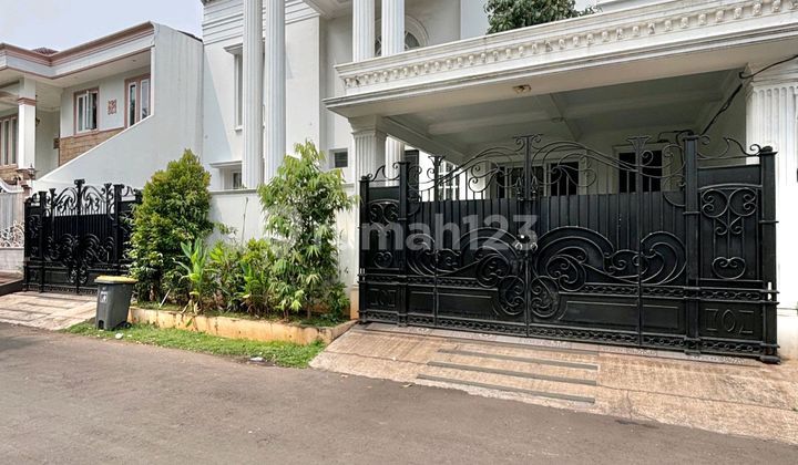 Classic 2-Story House Plus Rooftop in Complex Near Permata Hijau