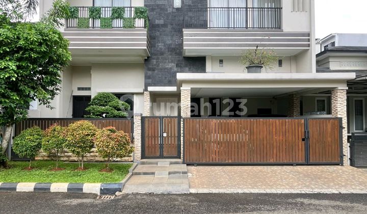 Bangunan 3 Lantai Dalam Kompleks Bintaro Siap Huni