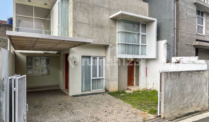 Rumah Modern Minimalis Area Perumahan Tebet Dekat Kuningan