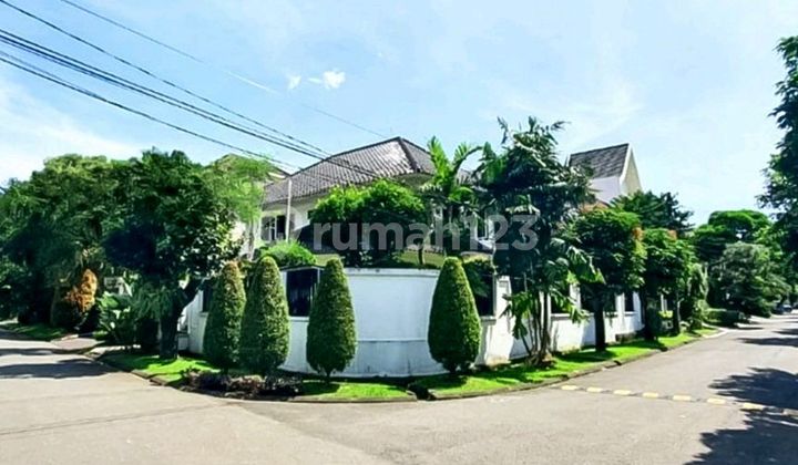Rumah Terawat Posisi Hook Dalam Kompleks Pondok Indah