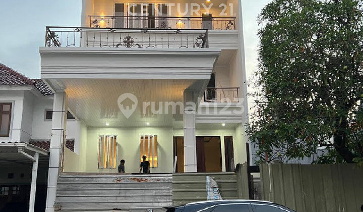 Disewakan Rumah Mewah  Di Alam Sutera Bangunan Baru