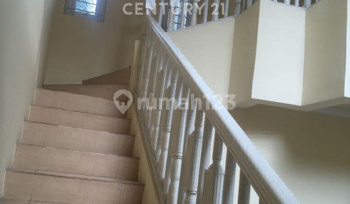 Semi-Furnished House for Sale in Lippo Karawaci 2