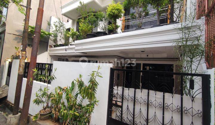 Rumah Nyaman 2 Lantai Lokasi Strategis di Jl. G. Slipi, Jakarta Barat 2