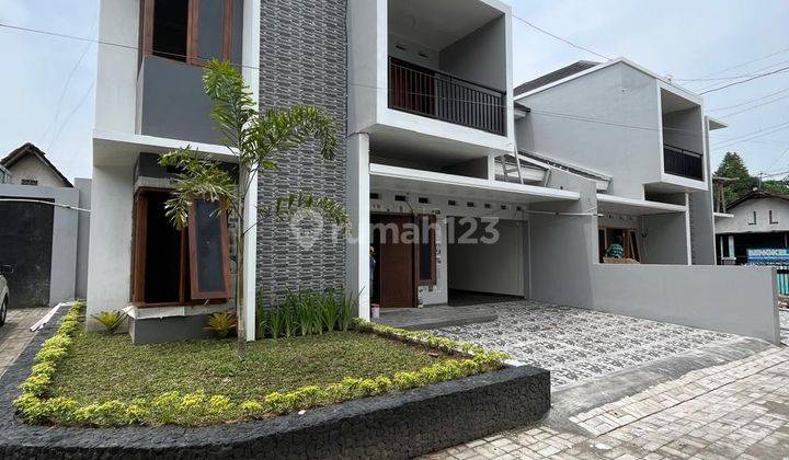 Rumah Mewah 2 Lantai Dekat Kampus Ugm Yogyakarta 2