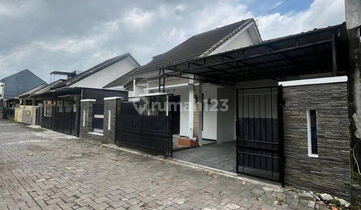 Rumah Minimalis Modern Dalam Perumahan Di Perumahan Cundamani Kalitirto Berbah Sleman 2