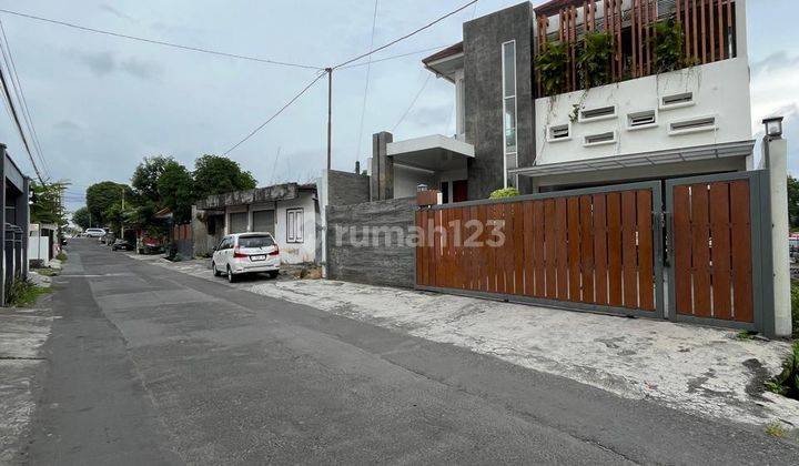 Rumah 2 Lantai Lux Strategis di Sinduadi Mlati Sleman dekat Jalan Magelang dan Kampus UGM, Mlati 2