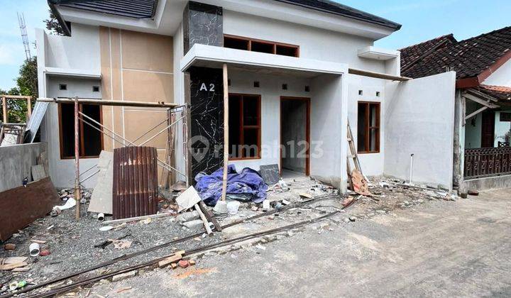 Rumah Limasan Modern Dekat Stadion Sultan Agung Bantul Yogyakarta 1