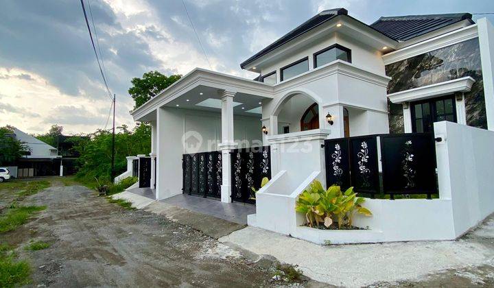 Rumah Mewah Klasik Modern Di Sukoharjo Ngaglik Sleman 2