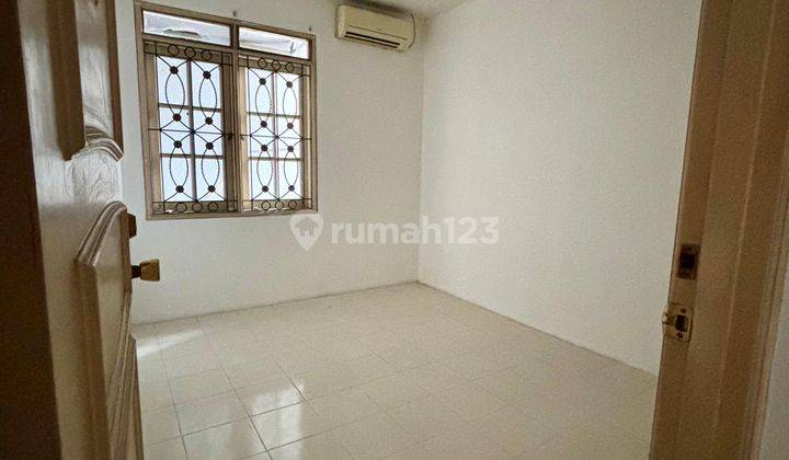 Rumah Bagus Unfurnished SHM Lippo Karawaci, Tangerang 2