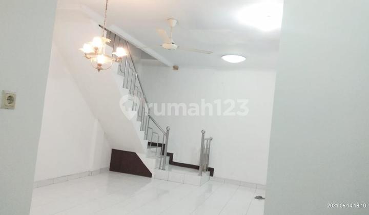 Rumah Hoek Jelambar Ilir 3lantai, Uk 7x10, Shm, Jakarta Barat