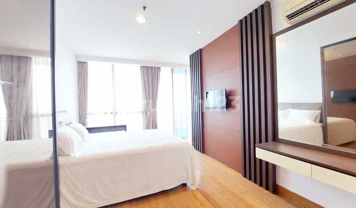 Apartement Residence 8 Apartment 1 BR Furnished Bagus