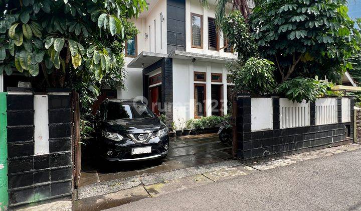 Rumah 2 Lantai di Kebayoran Baru Dekat Dengan Tol 1