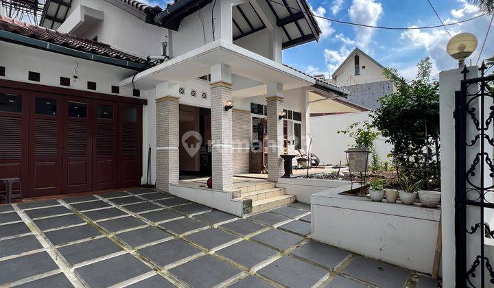 Rumah 2 Lantai di Kebayoran Baru Dekat Dengan Krl 1