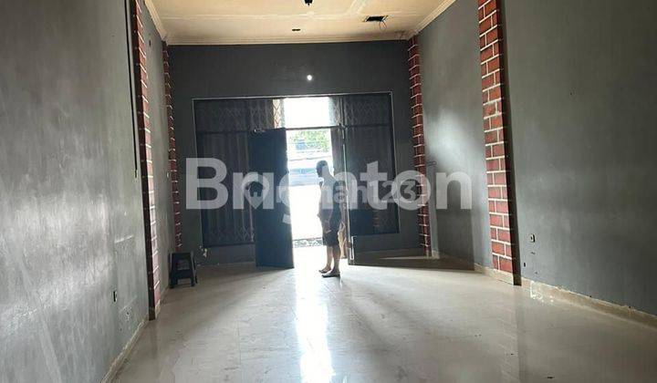 RUKO DISEWA 3 LANTAI DALAM KOMPLEK RUKO