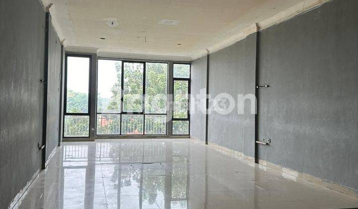 RUKO DISEWA 3 LANTAI DALAM KOMPLEK RUKO