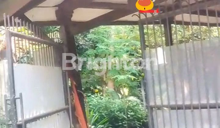 HOUSE FOR SALE IN HOUSING COMPLEX NEEDS RENOVATION