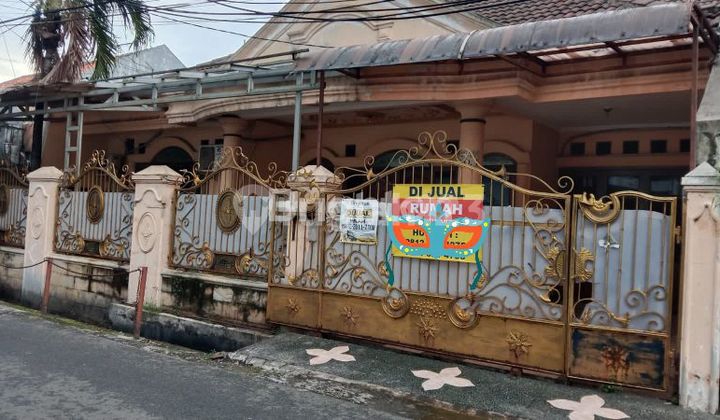 jual rumah 1,5  lantai lokasi strategis ditengah kota