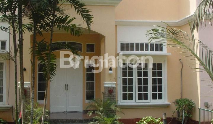 HOUSE FOR SALE NICE LOCATION IN JATIBENING 2 FLOORS