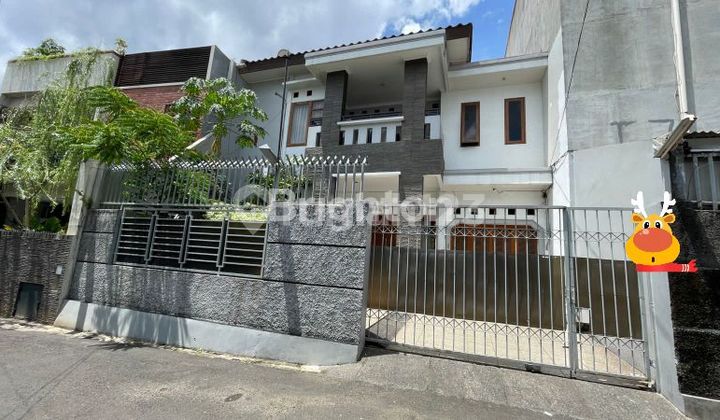 HOUSE FOR SALE PREMIUM LOCATION MULTI-LEVEL IN TEBET HOUSE FOR SALE PREMIUM LOCATION MULTI-LEVEL IN TEBET