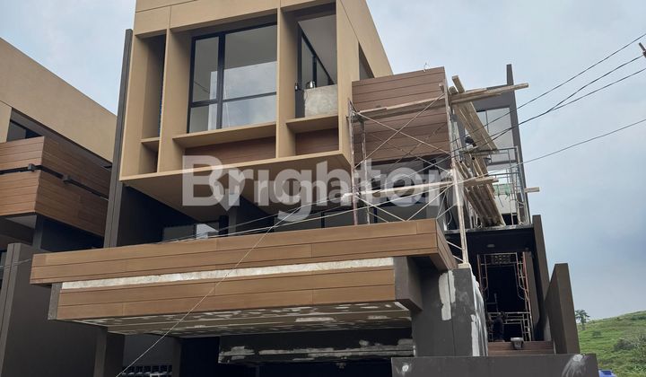 NEWLY BUILT HOUSE FOR SALE WITH A VILLA FEEL